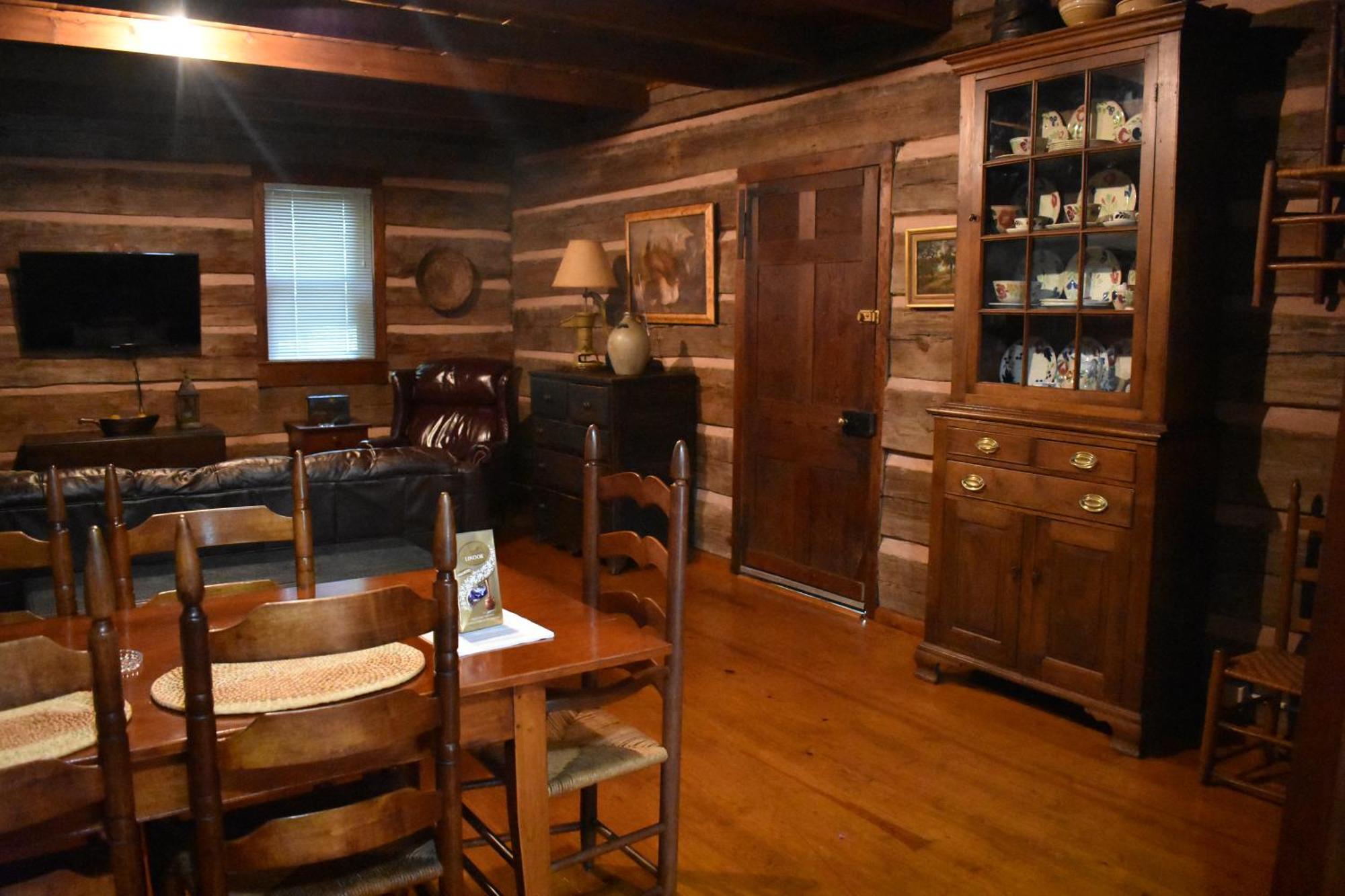 Restored1850S Log Cabin, With Gazebo And Gardens! 1 Mile To Downtown Weaverville Zewnętrze zdjęcie